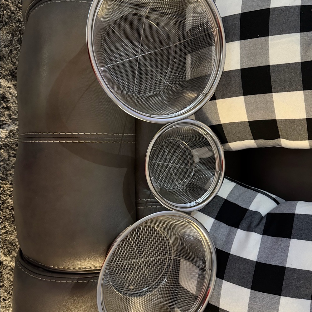 Pampered Chef Silver Mesh Strainer Set